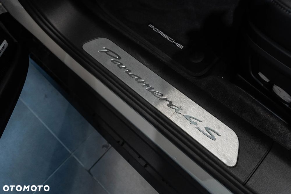 Porsche Panamera - 32
