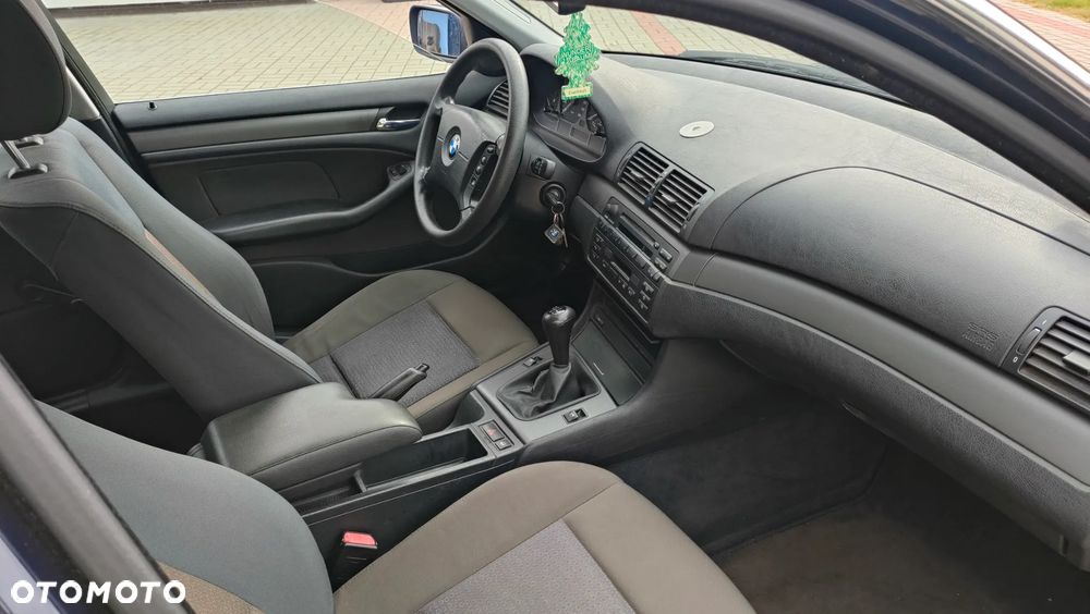 BMW Seria 3 320i - 10