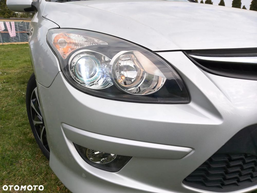 Hyundai i30 i30cw 1.4 blue Comfort - 19