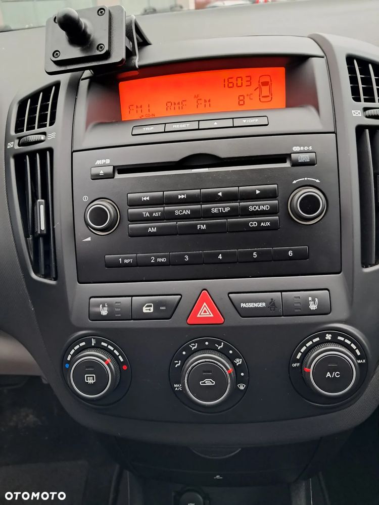 Kia Ceed 1.4 CVVT LX - 26