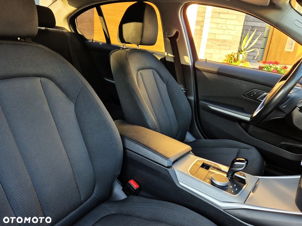 BMW Seria 3 318i Advantage sport - 13