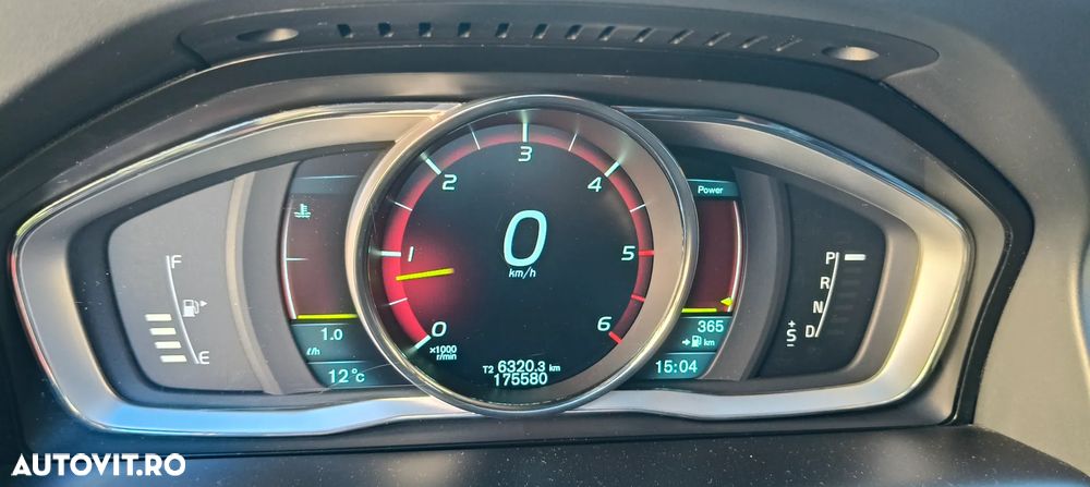 Volvo XC 60 D5 AWD Aut. Momentum - 5