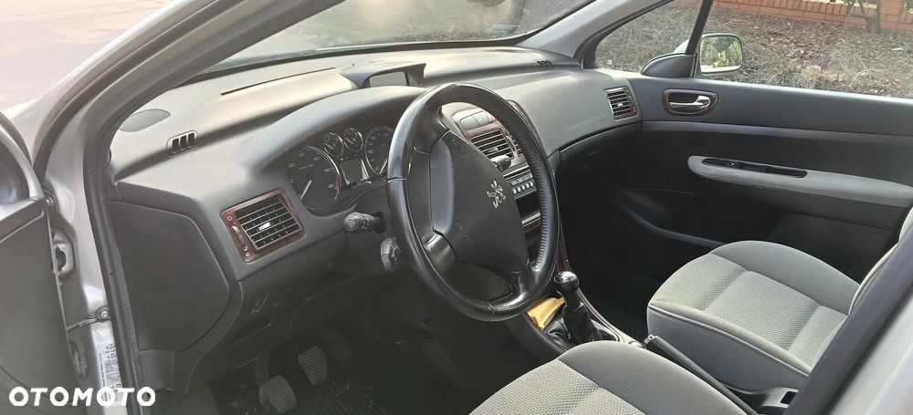 Peugeot 307 1.6 HDI Presence - 6