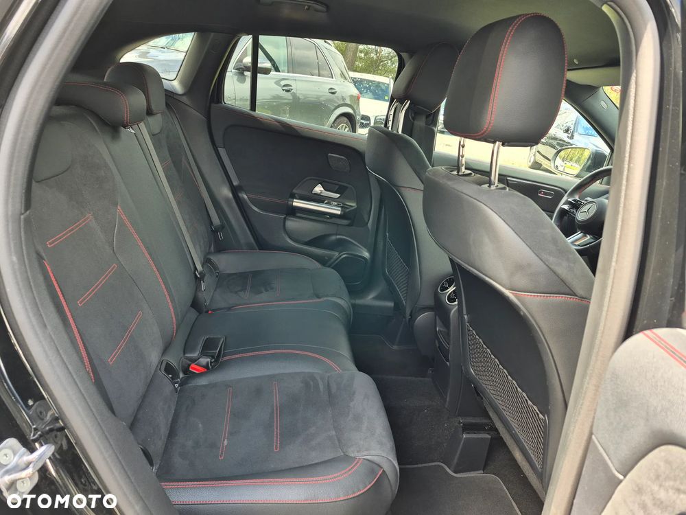 Mercedes-Benz GLA 200 AMG Line - 28