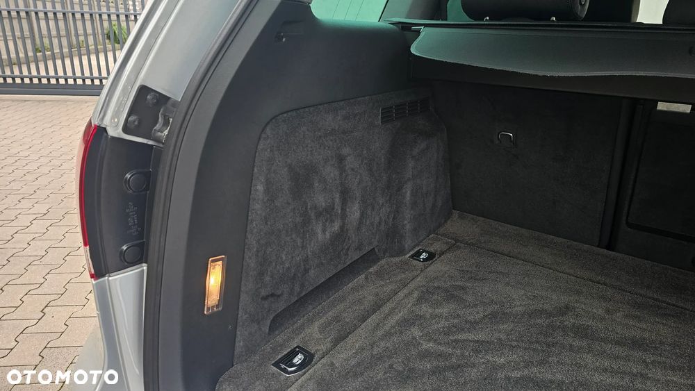 Volkswagen Touareg 6.0 W12 Automatik Sport - 24