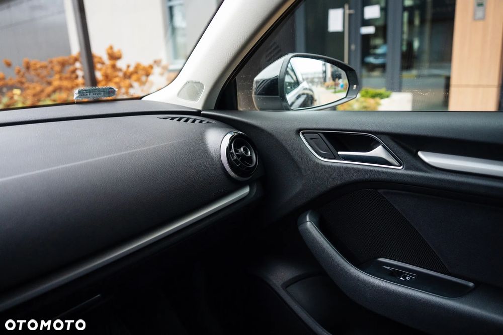 Audi A3 Sportback 2.0 TDI S line Sportpaket - 24