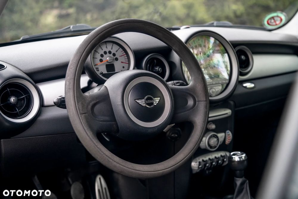 MINI Cooper Standard - 13