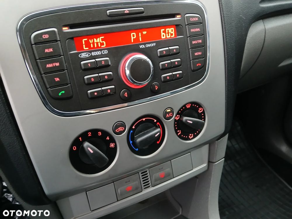 Ford Focus 1.6 16V Ambiente - 15