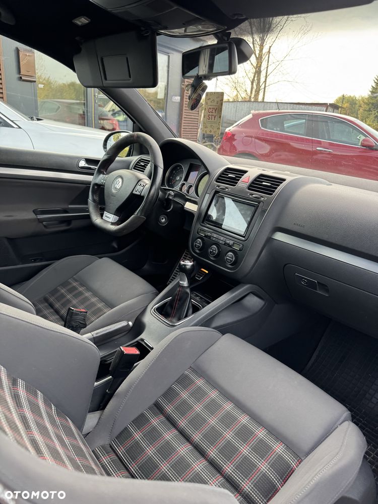 Volkswagen Golf - 4