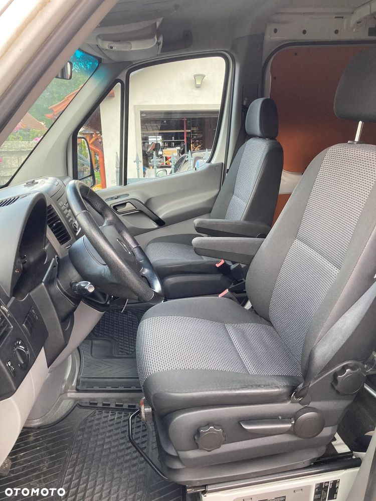 Mercedes-Benz Sprinter - 32