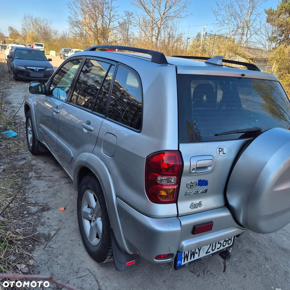 Toyota RAV4 2.0 D-4D 4x4 - 5
