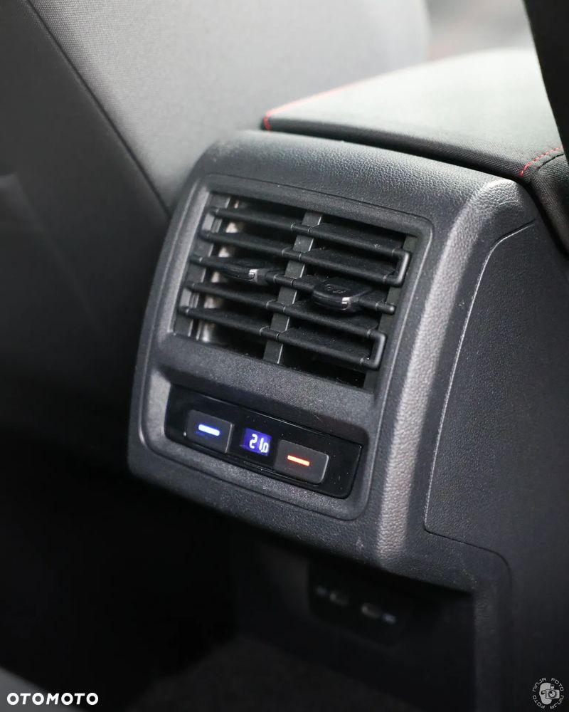 Volkswagen Golf GTI 2.0 TSI OPF DSG Performance - 36