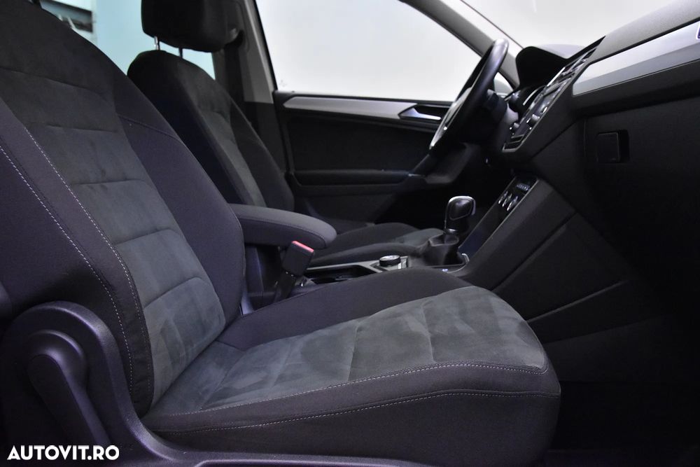 Volkswagen Tiguan - 12