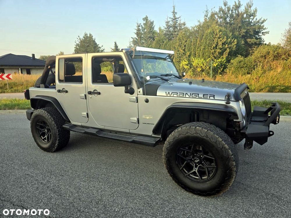 Jeep Wrangler 3.6 Unlim Sahara - 21