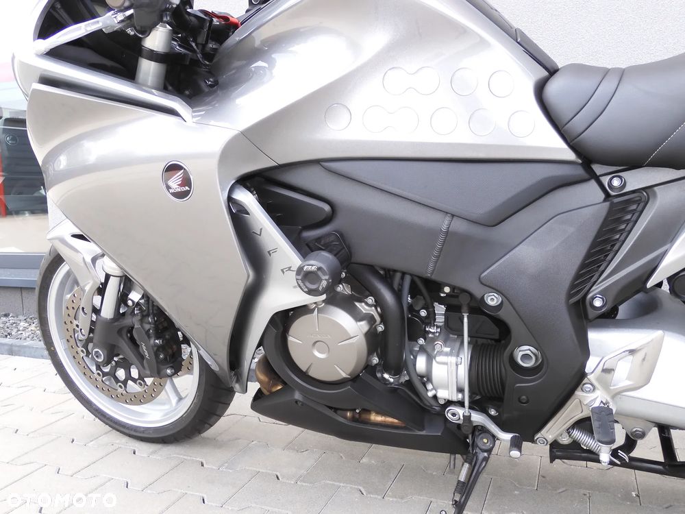 Honda VFR - 30