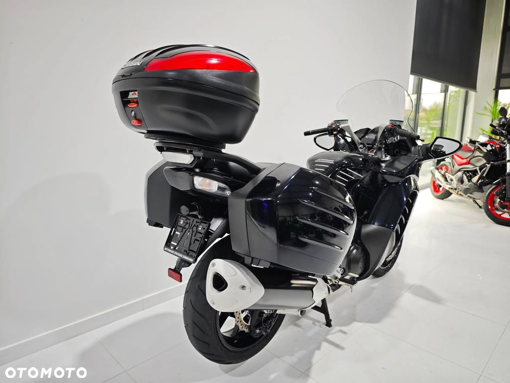 Kawasaki GTR - 9
