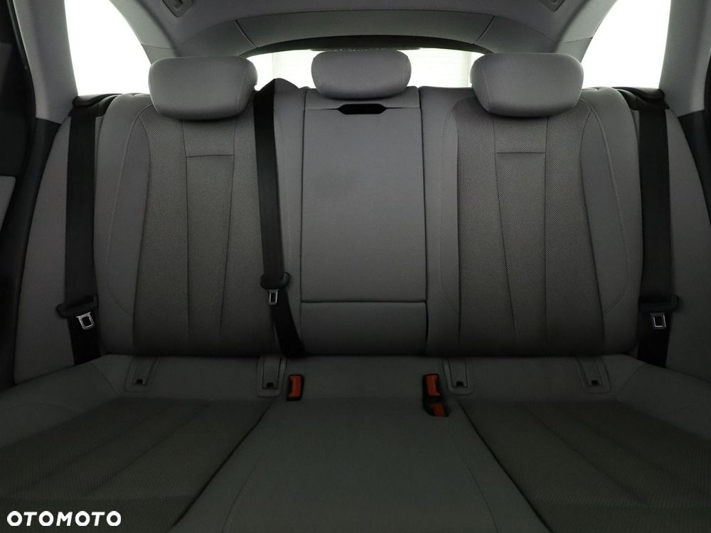Audi A4 Avant 35 TDI S tronic - 19