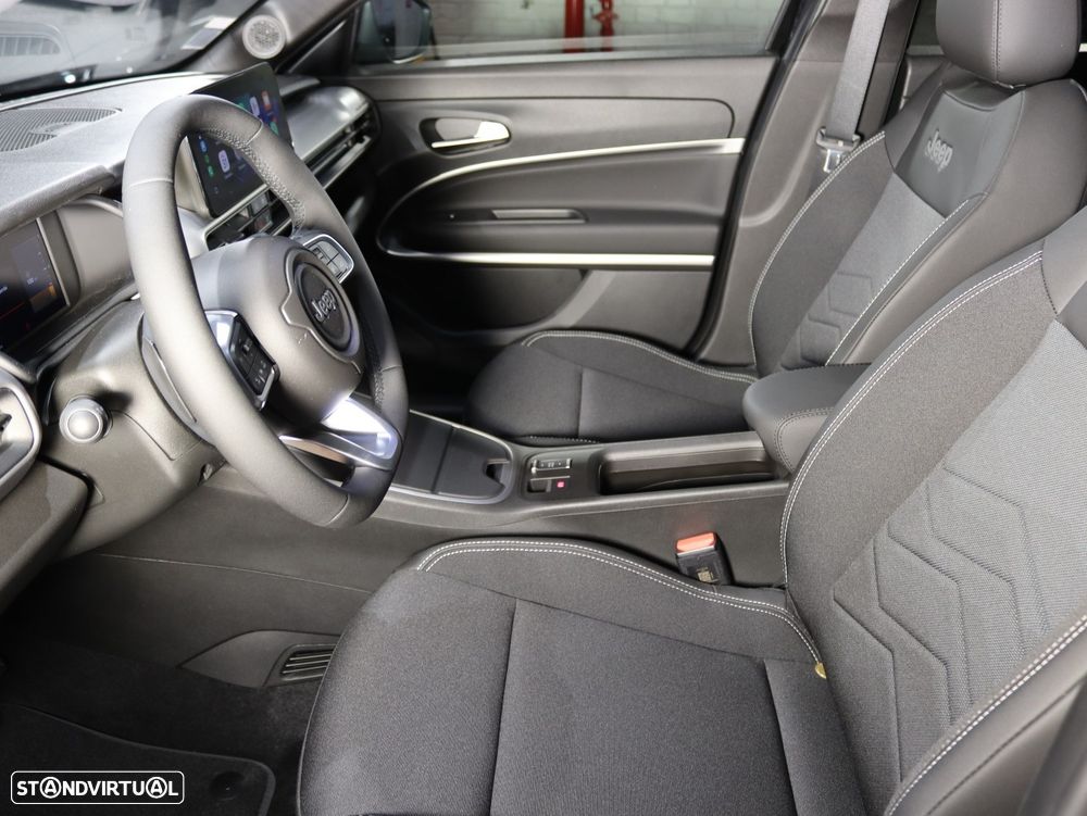 Jeep Avenger 1.2 e-Hybrid Altitude DCT - 10
