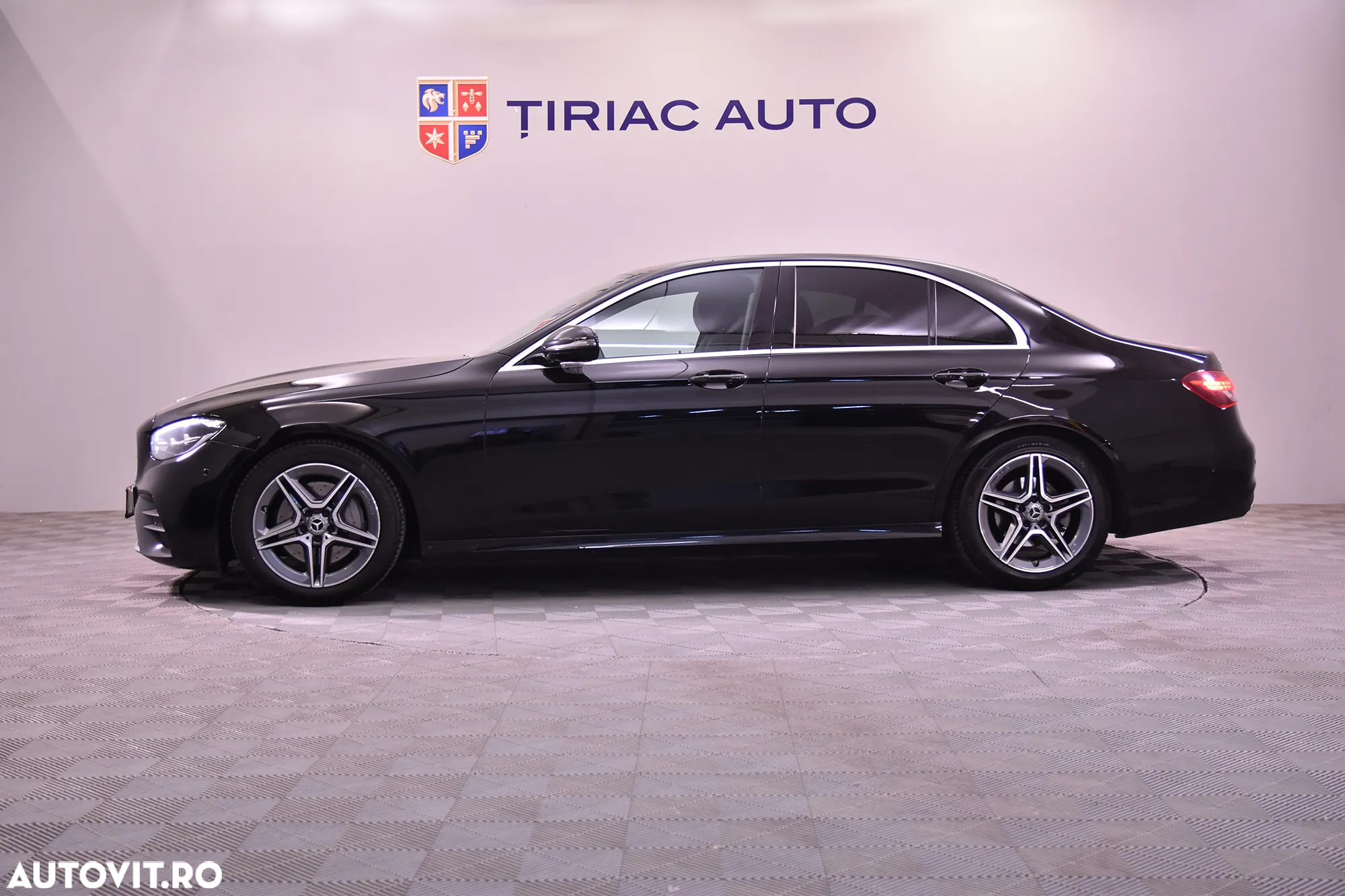 Mercedes-Benz E 220 d 9G-TRONIC AMG Line - 2