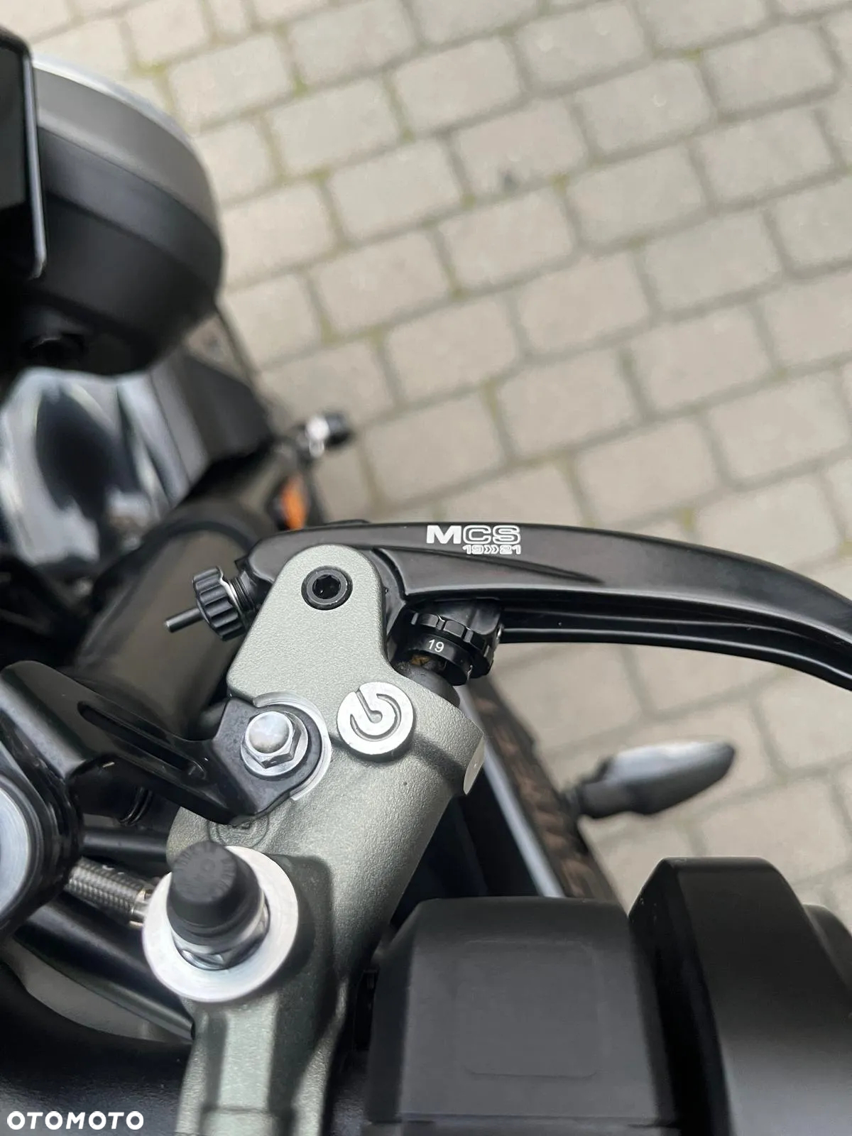 Triumph Street Triple - 16