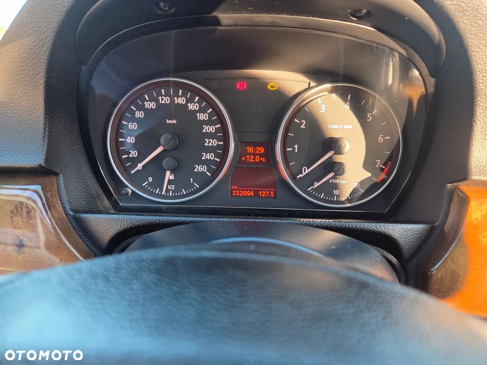 BMW Seria 3 325i - 21