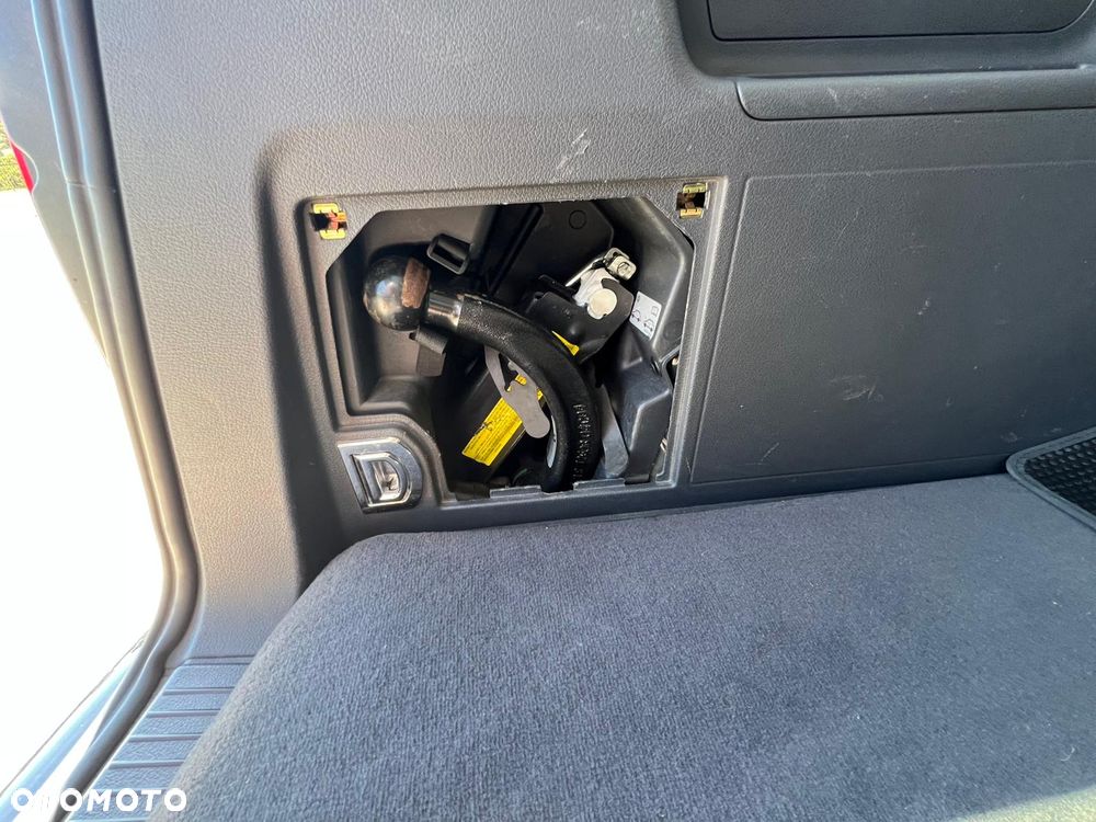 Volkswagen Touran - 17