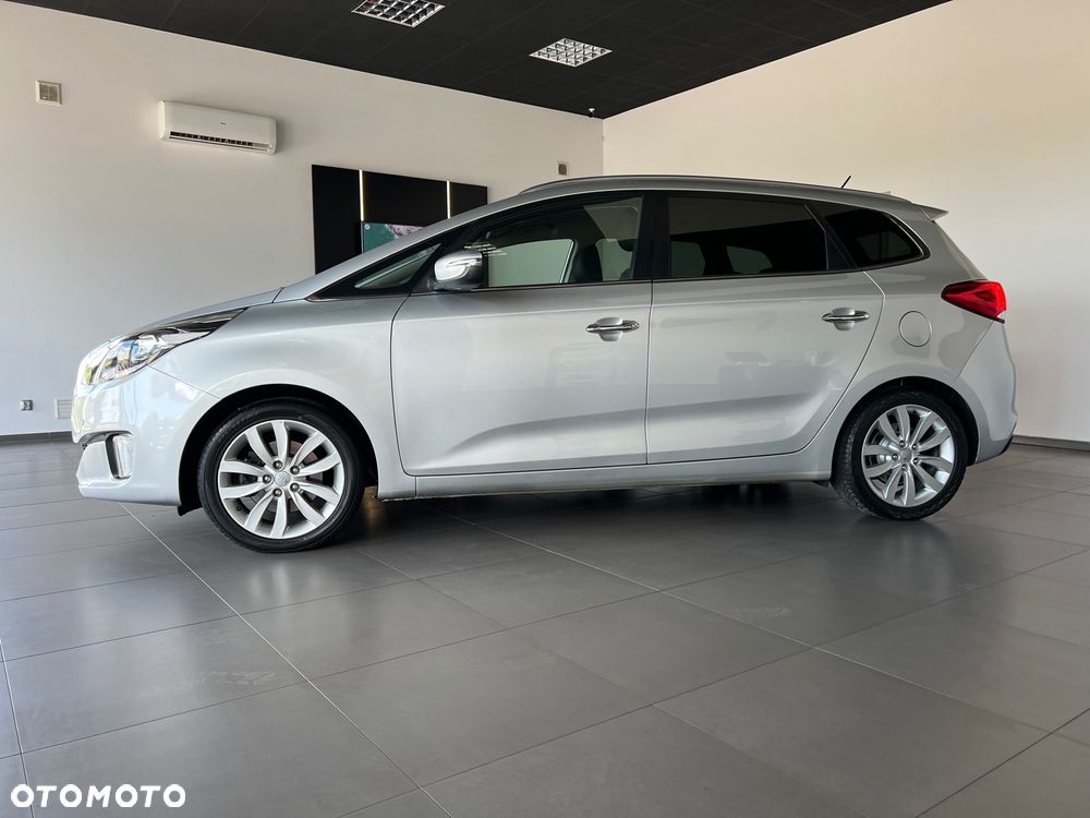 Kia Carens - 2