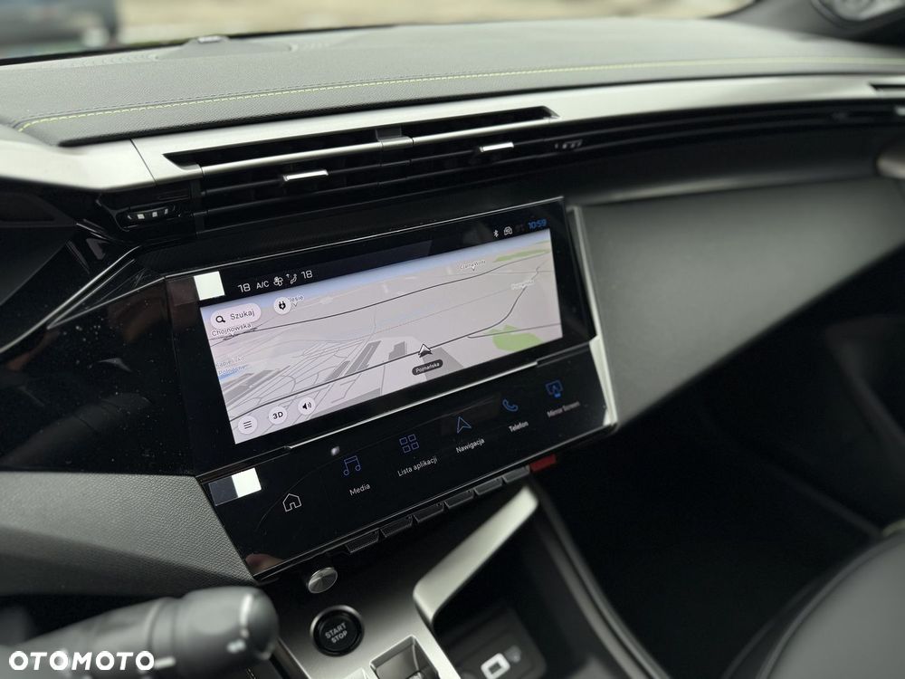Peugeot 408 - 33