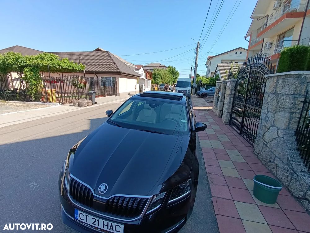 Skoda Octavia 1.6 TDI DSG Style - 1