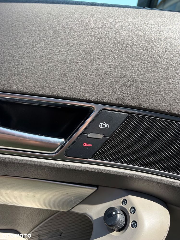 Audi A6 Limousine 2.4 - 20
