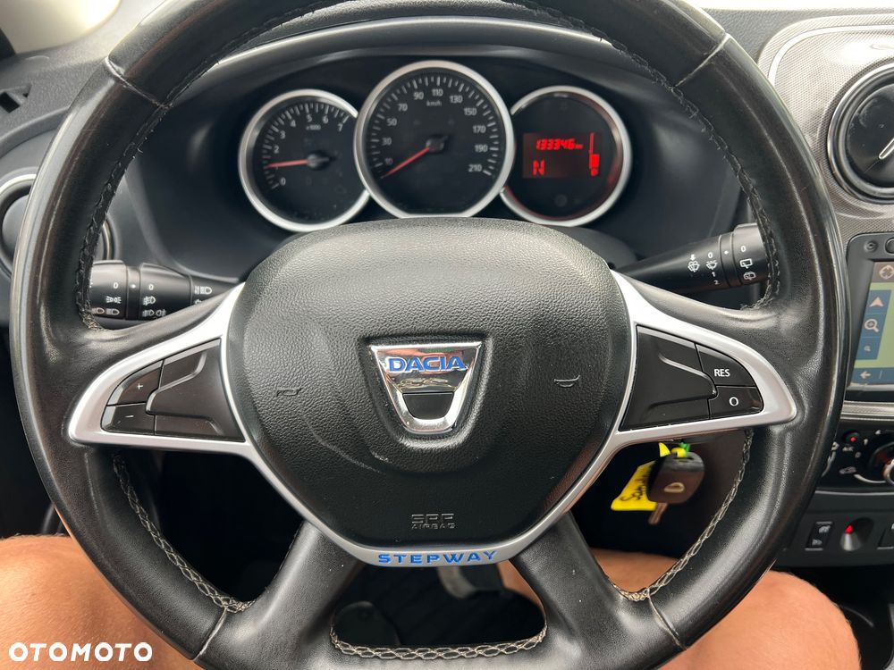 Dacia Sandero 0.9 TCe Laureate S&S Easy-R - 33
