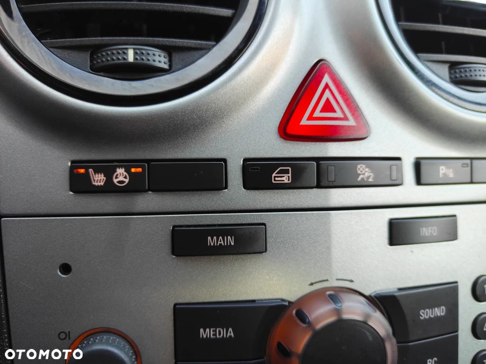 Opel Corsa 1.4 16V Active - 30