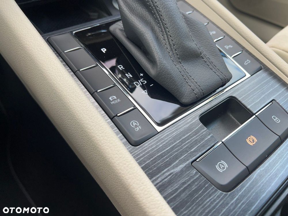 Skoda Superb 2.0 TDI SCR Style DSG - 27