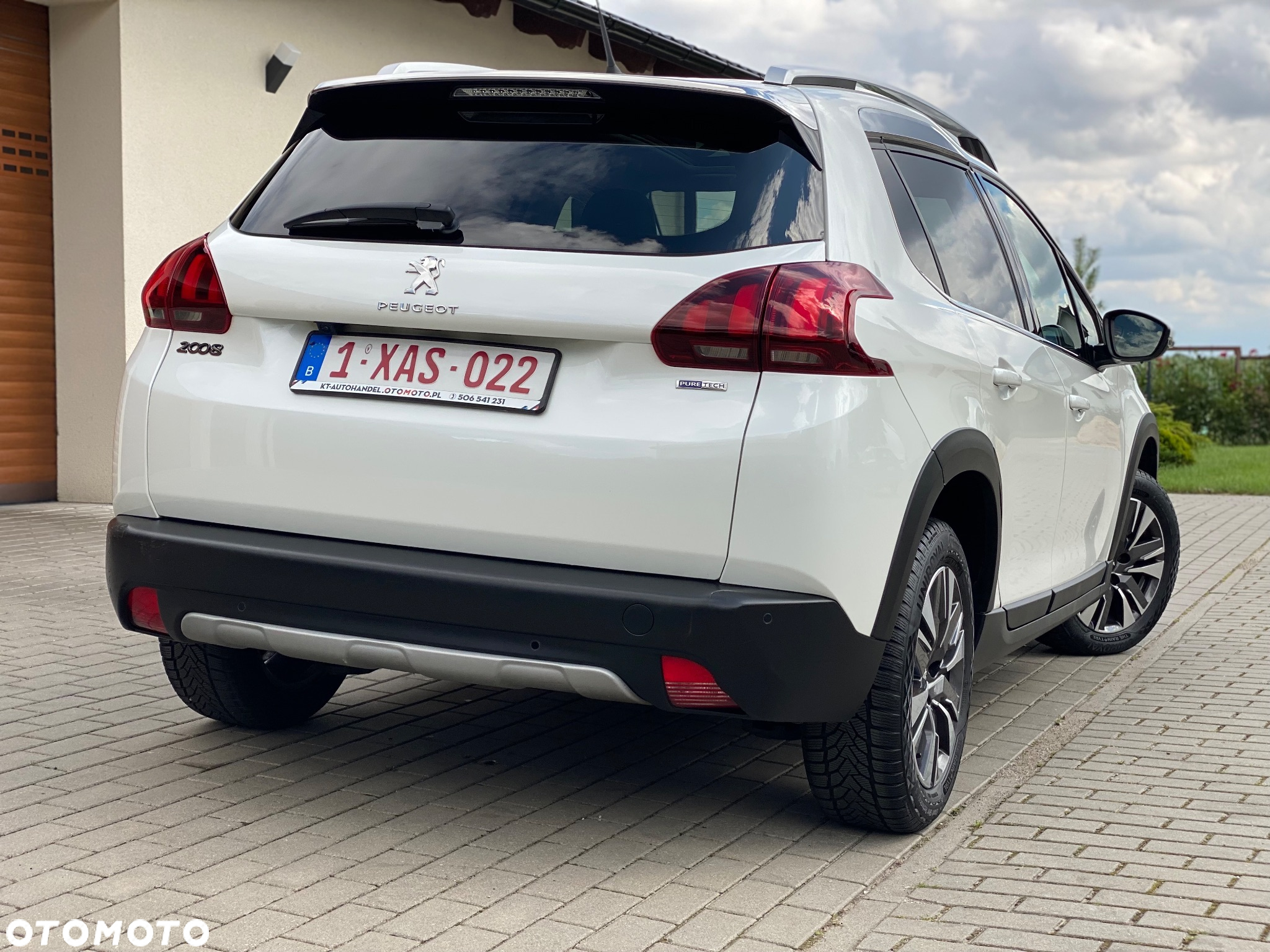 Peugeot 2008 1.2 Pure Tech Allure S&S - 28