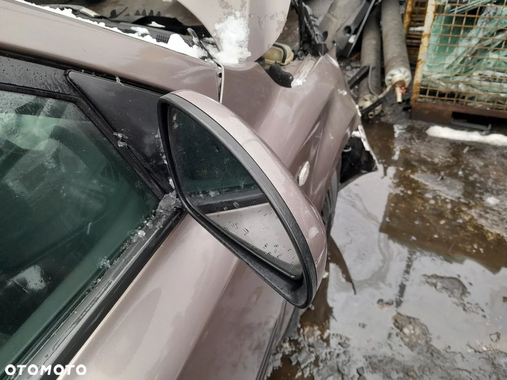 Lusterko zewnętrzne prawe KIA Ceed I 06-12r. 8Q - 3