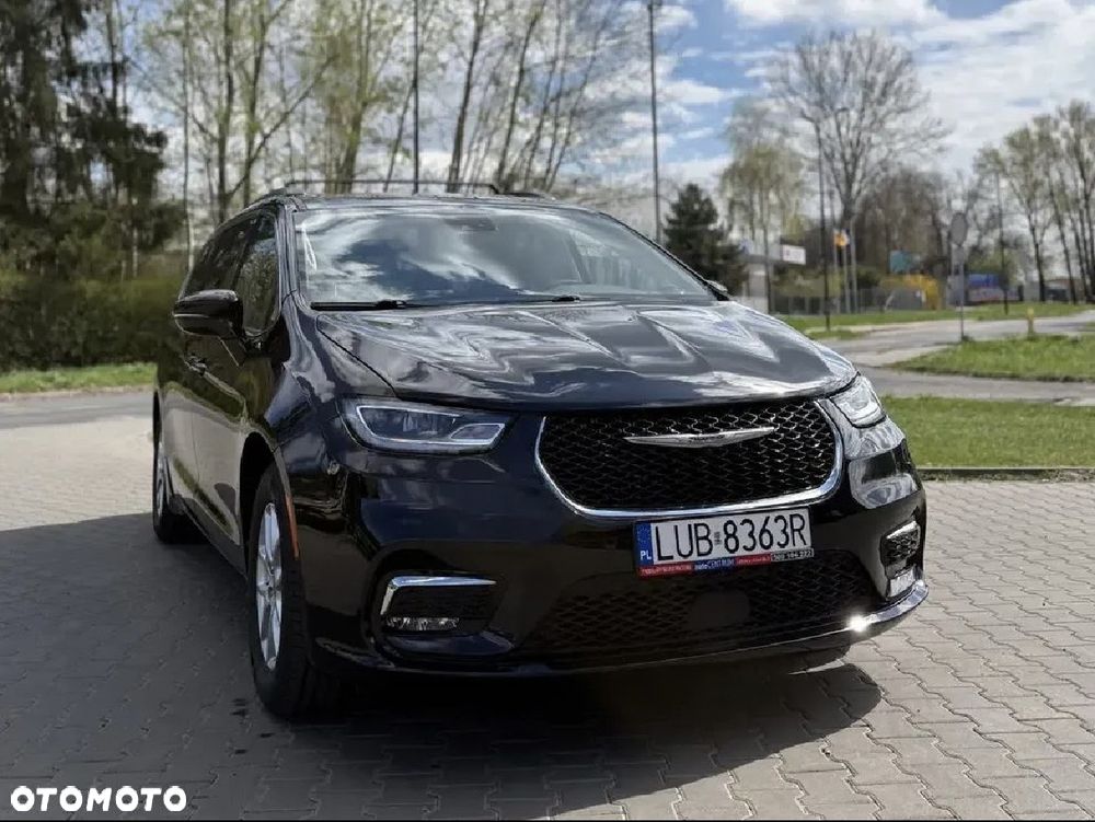 Chrysler Pacifica - 2