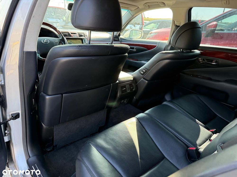 Lexus LS 460 Prestige - 12