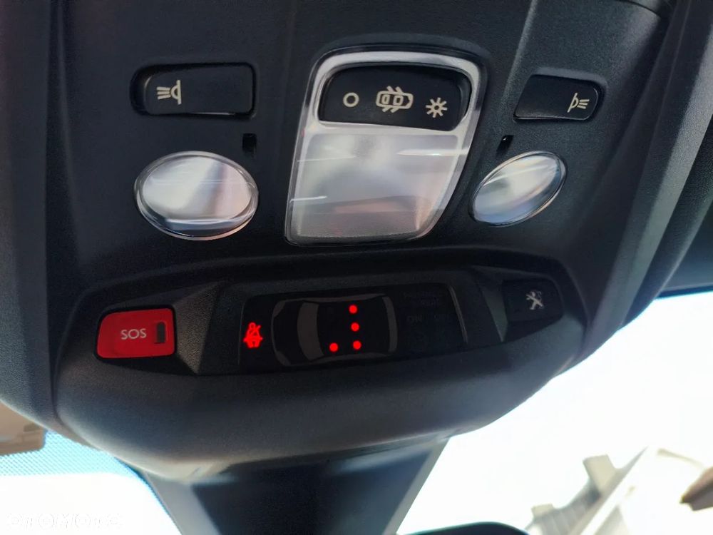 Peugeot 3008 PureTech 130 Stop & Start EAT6 Allure - 23