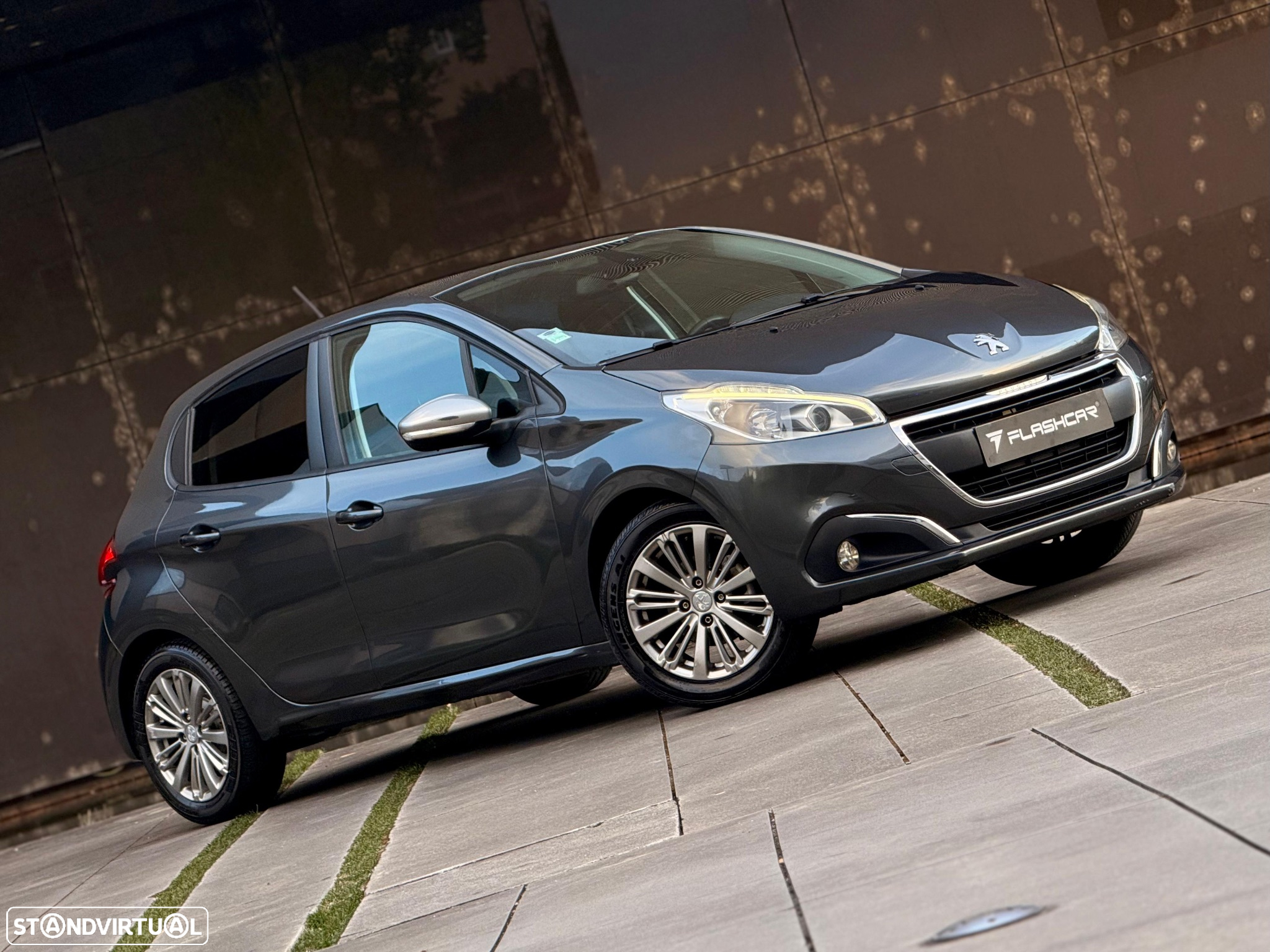 Peugeot 208 1.2 VTi SE Style - 24