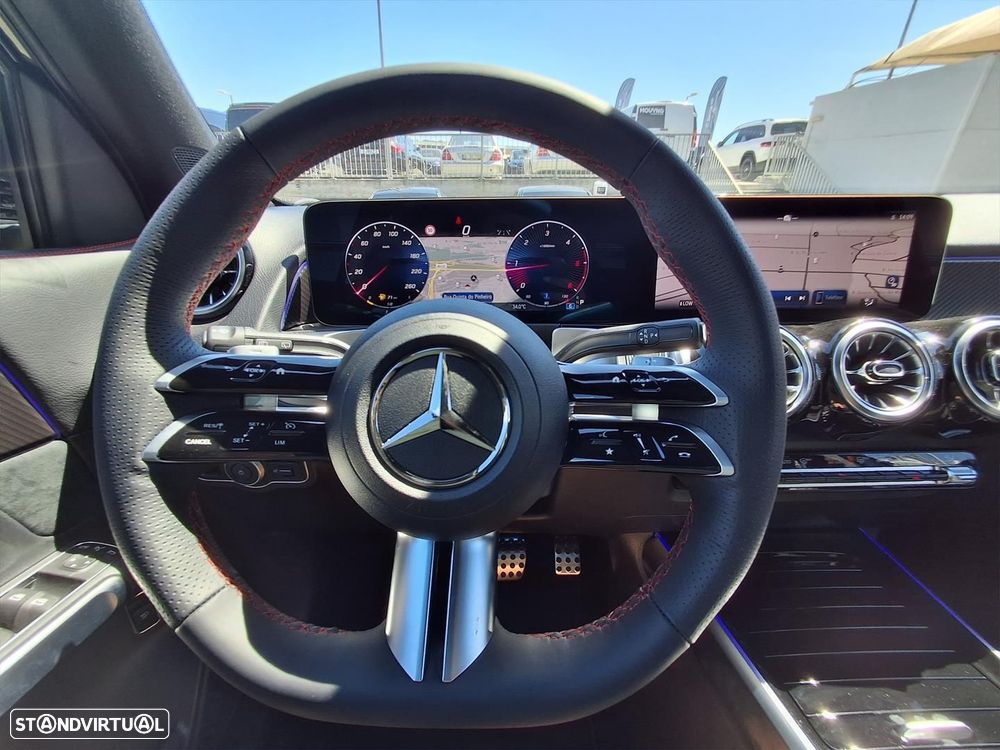 Mercedes-Benz GLB 180 d AMG Line - 15