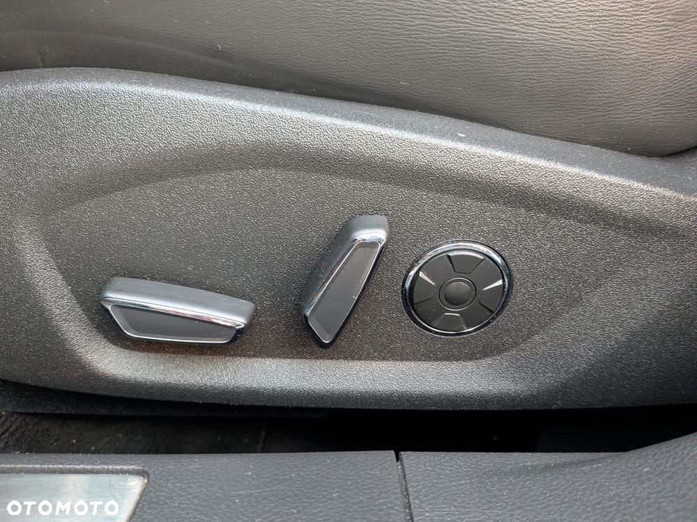 Ford Mondeo Vignale 2.0 TDCi PowerShift - 19