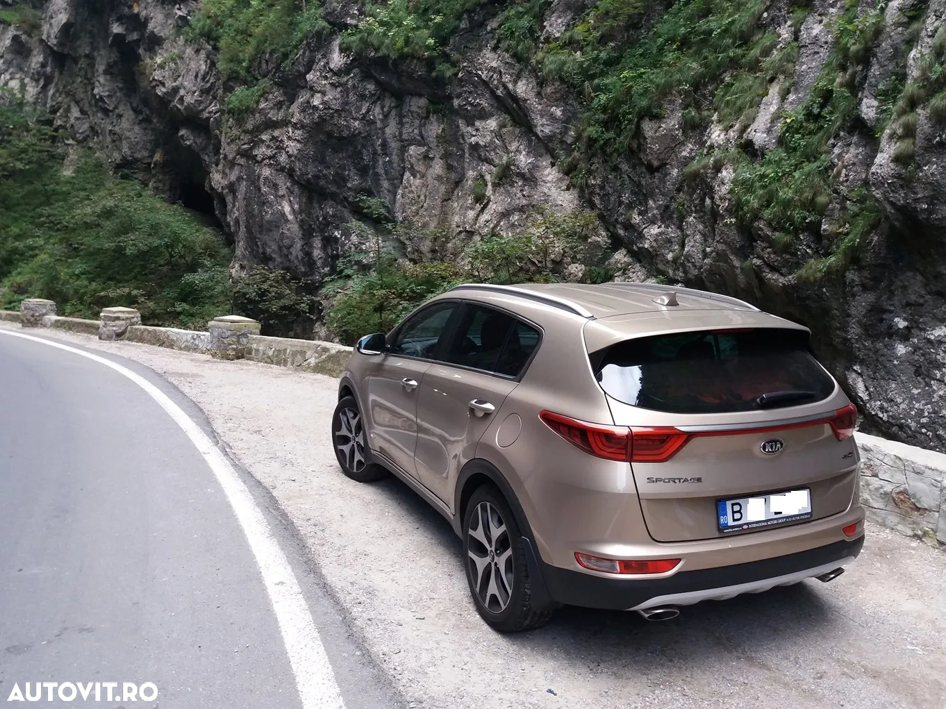 Kia Sportage 1.6 T-GDI 6MT 4x4 GT Line - 4