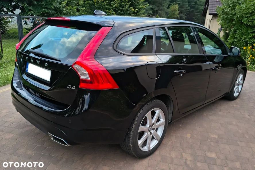 Volvo V60 D4 Drive-E Dynamic Edition (Kinetic) - 3