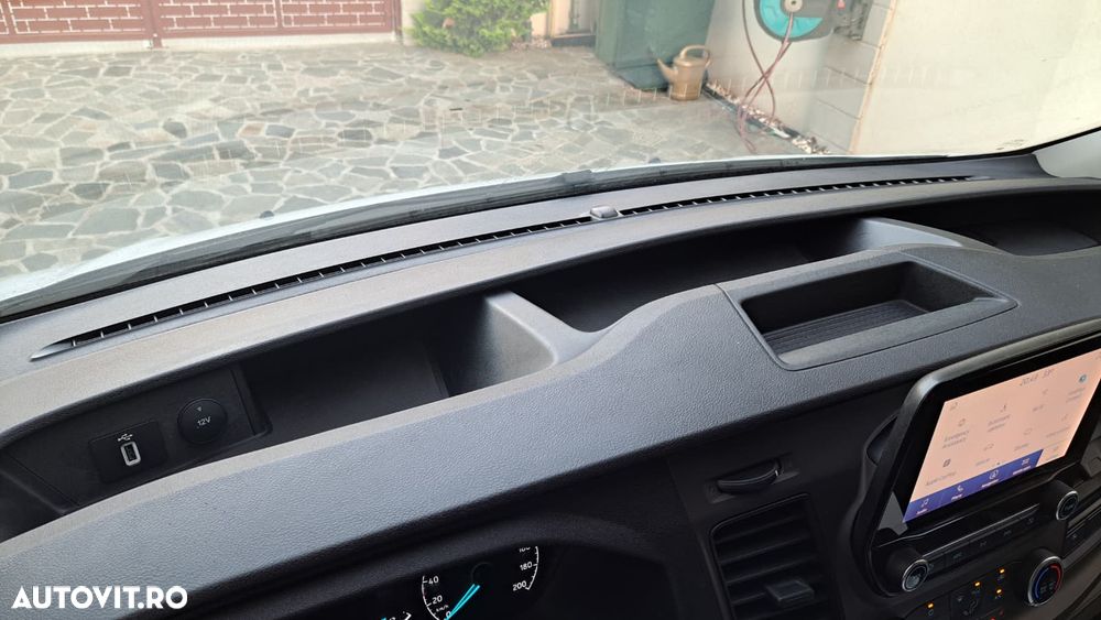 Ford CUSTOM VAN TREND L1H1 A/T FWD - 39
