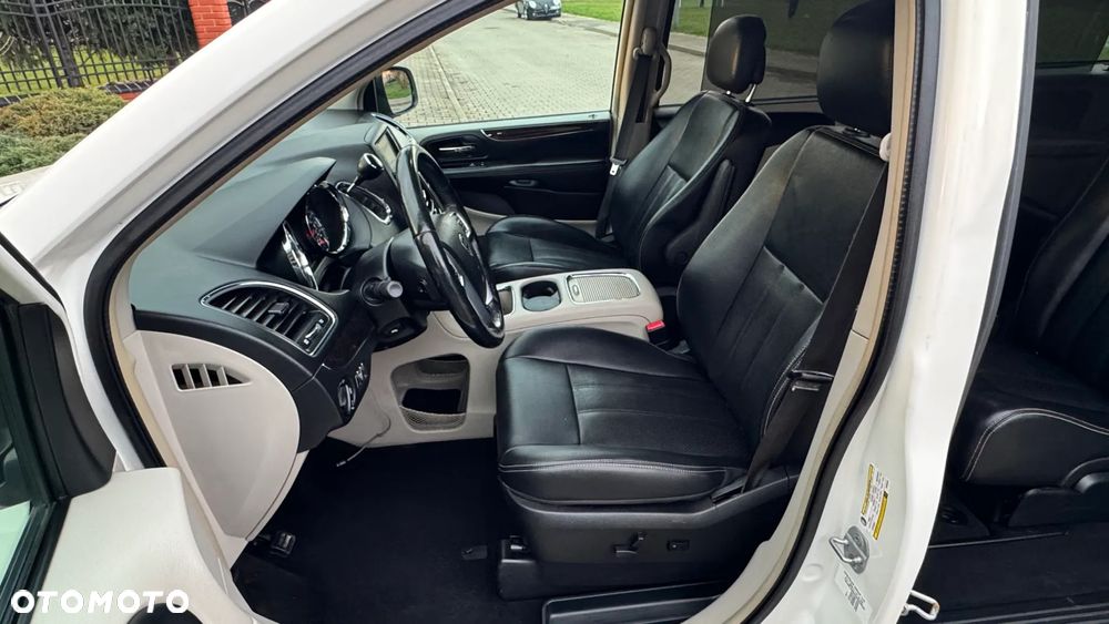 Lancia Voyager 2.8 Multijet 16v Platinum - 24