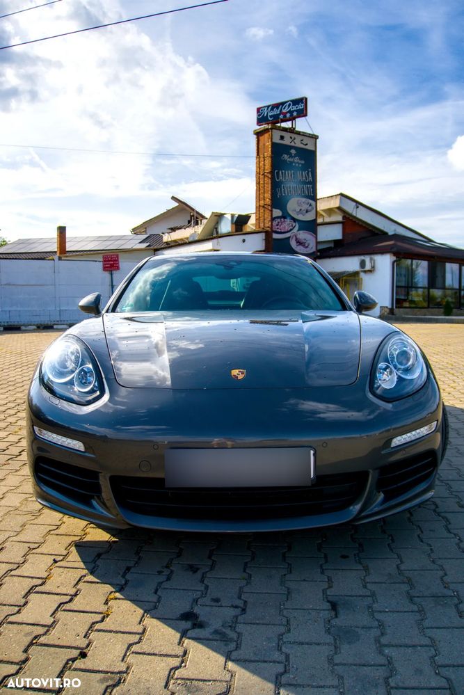 Porsche Panamera - 12