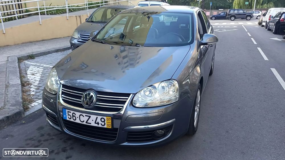 VW Jetta 1.9 TDi Confortline - 26