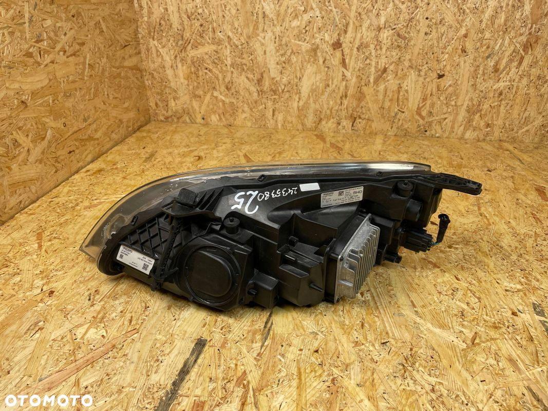 LAMPA PRZÓD PRZEDNIA PRAWA FULL LED VOLVO V40 II 31677021 UK LIFT 2016- - 5