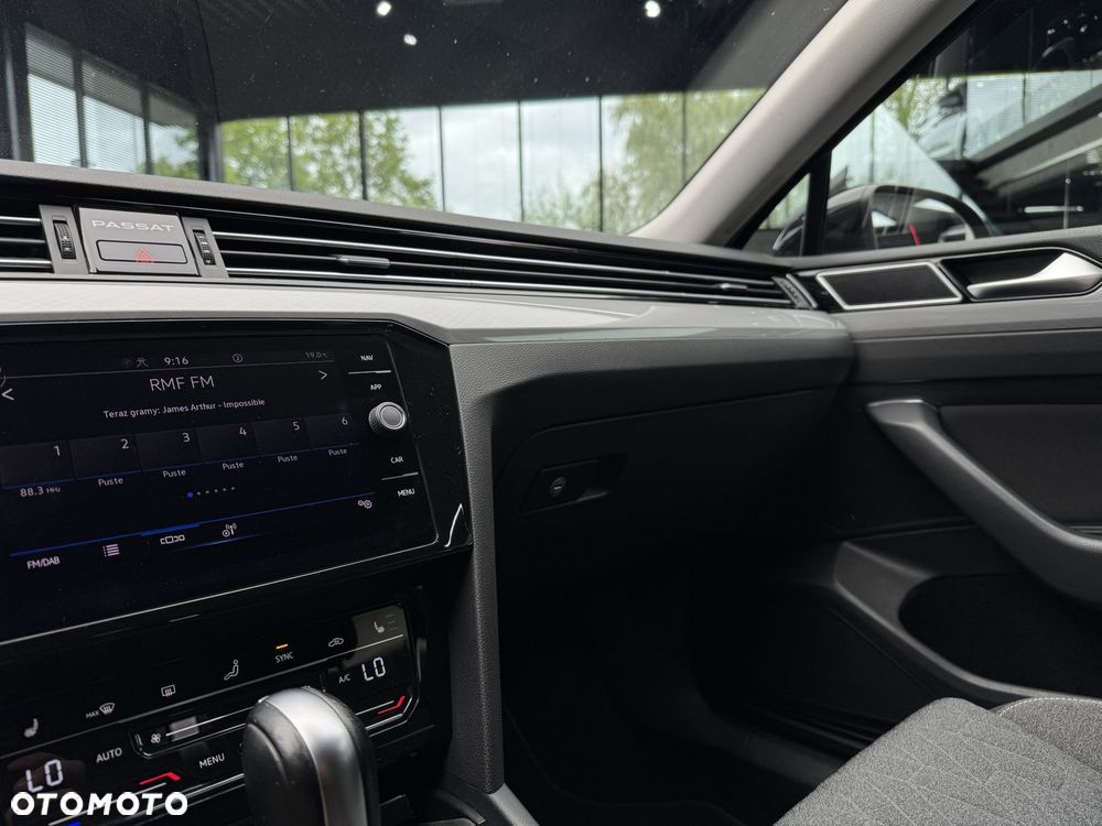 Volkswagen Passat - 27