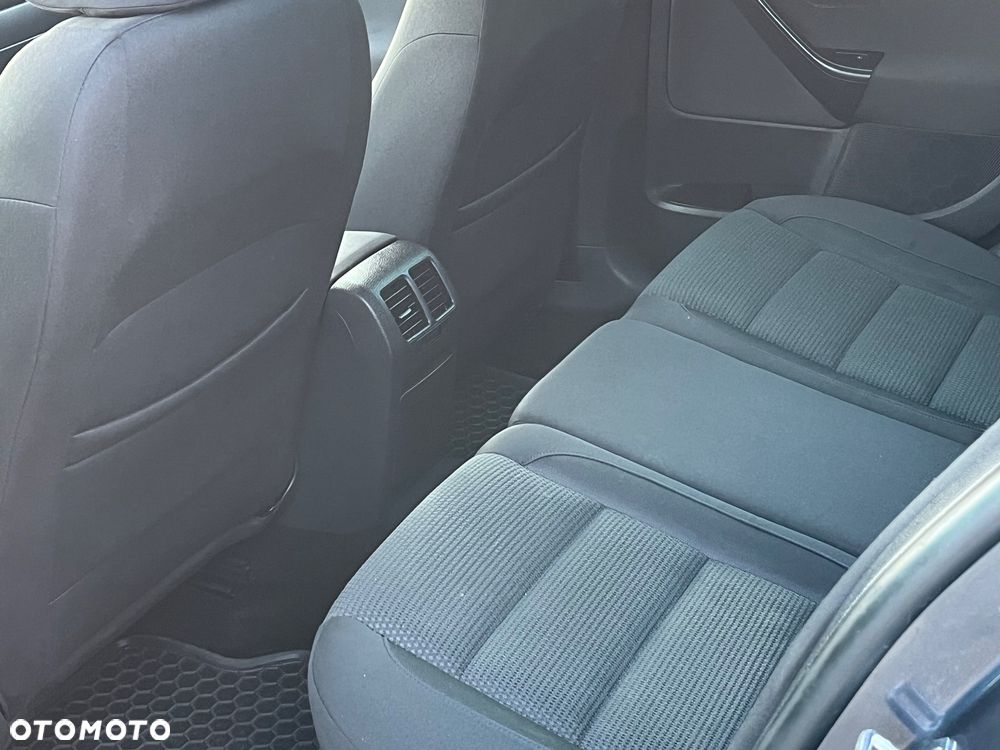 Volkswagen Golf 1.6 TDI DPF BlueMotion - 17